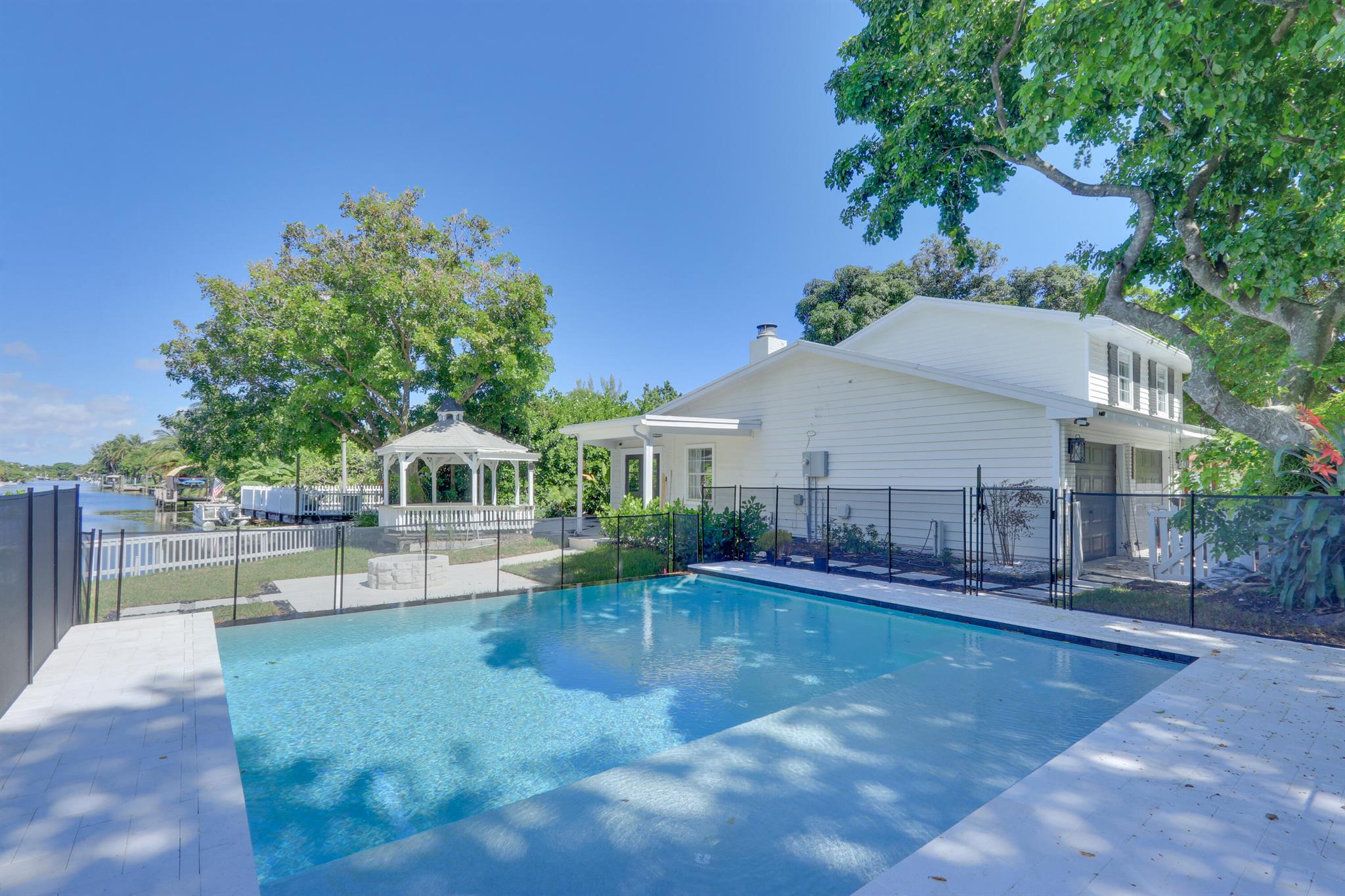 LAKE CLARKE TERR - Residential