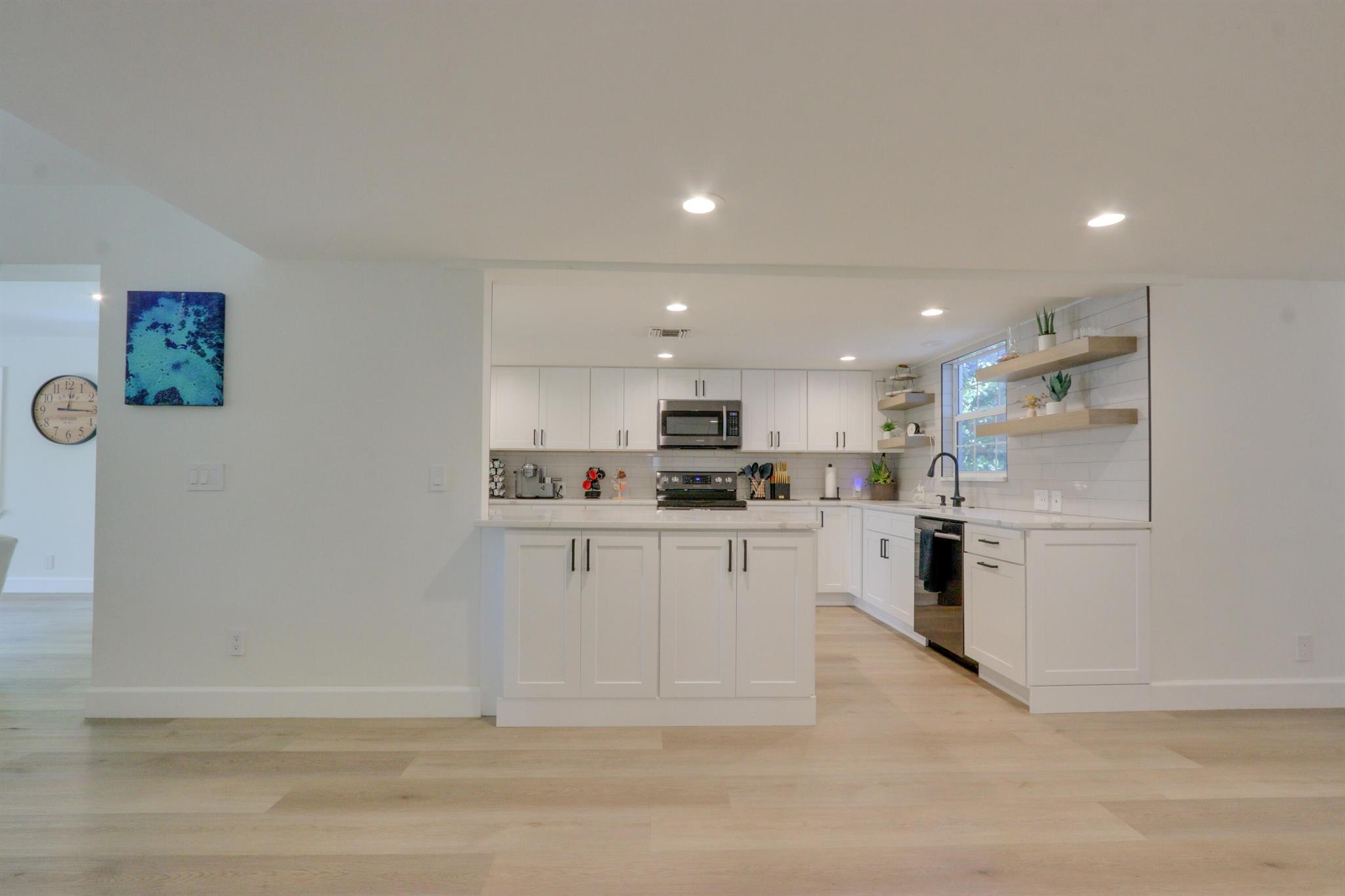 LAKE CLARKE TERR - Residential