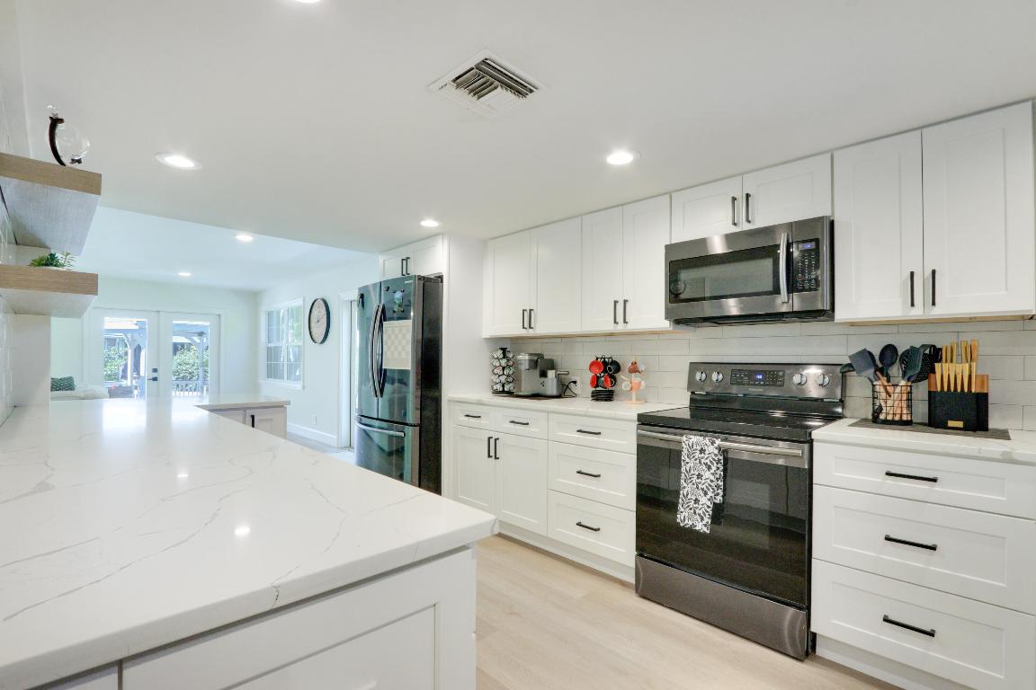 LAKE CLARKE TERR - Residential