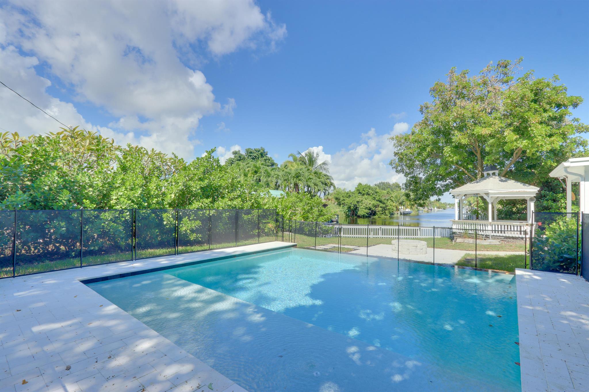 LAKE CLARKE TERR - Residential