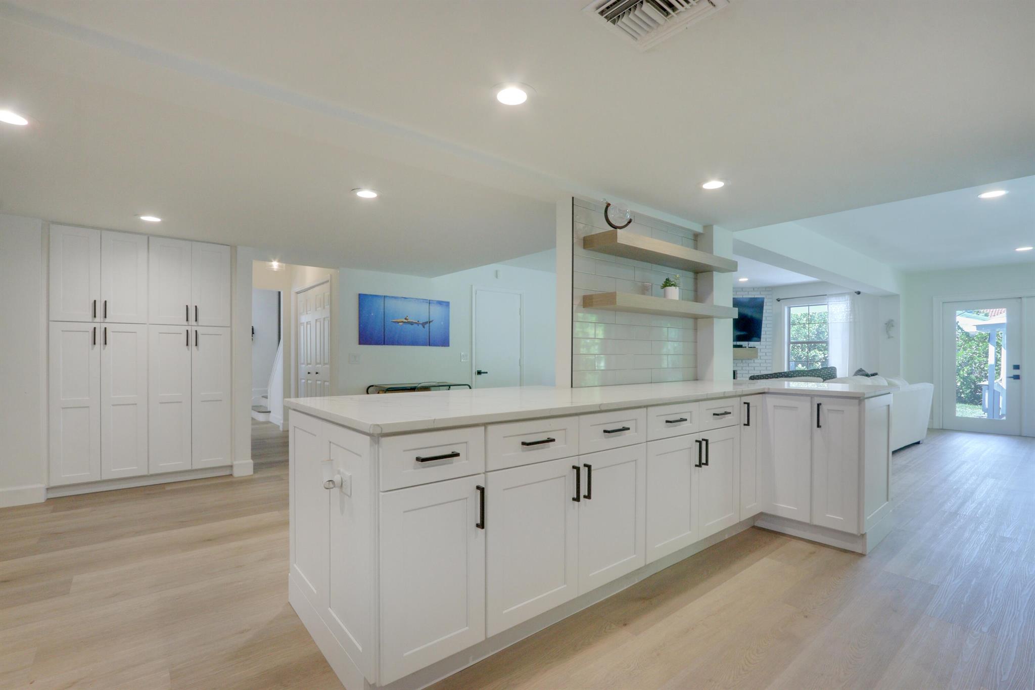 LAKE CLARKE TERR - Residential