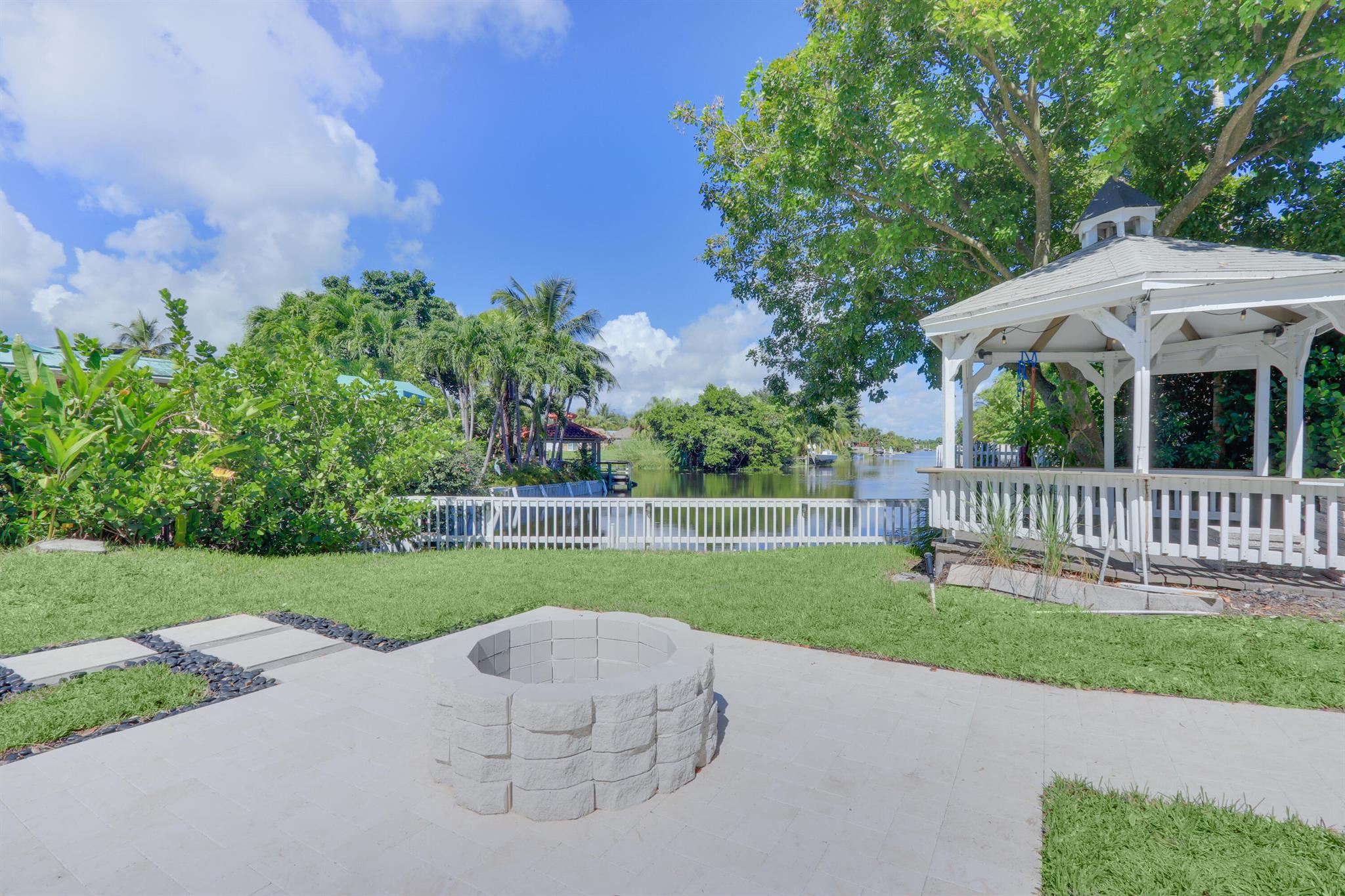 LAKE CLARKE TERR - Residential