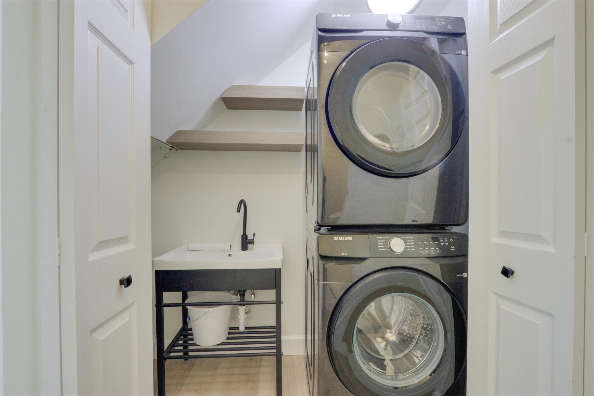 LAKE CLARKE TERR - Residential