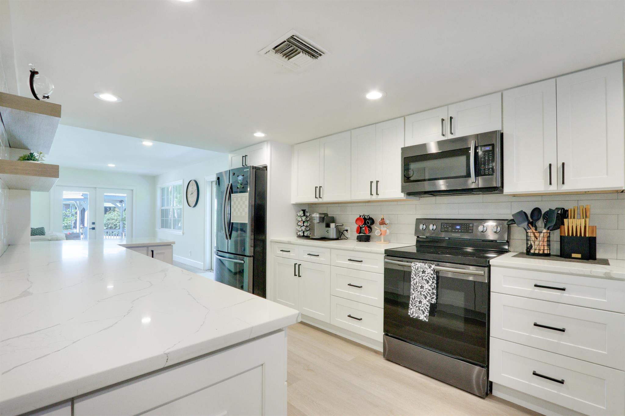 LAKE CLARKE TERR - Residential