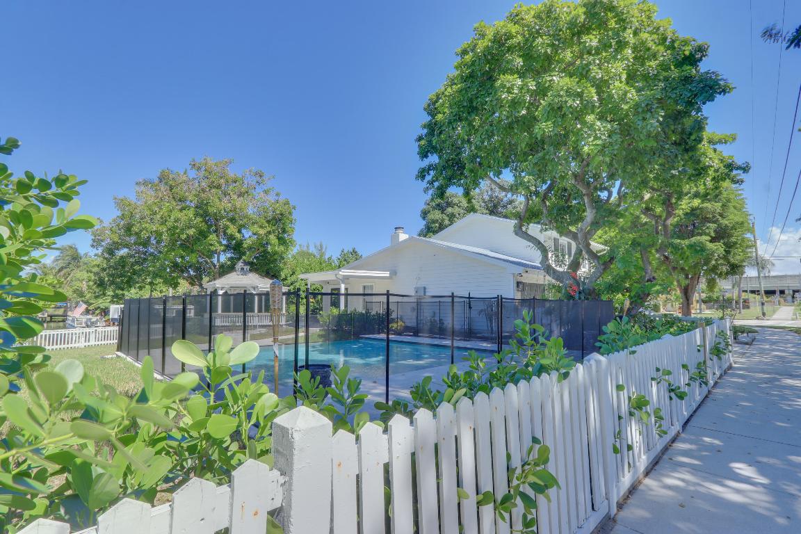 LAKE CLARKE TERR - Residential