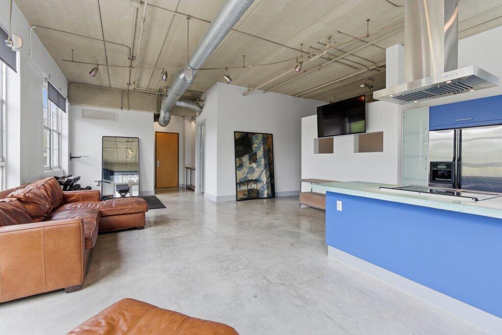 AVENUE LOFTS CONDO ONE - Residential