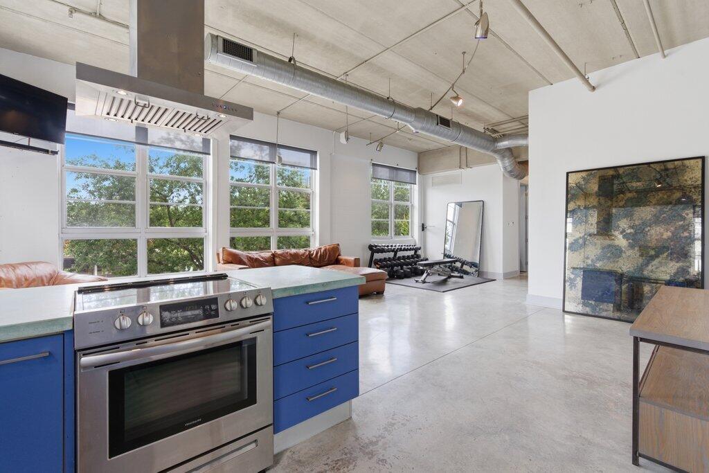 425 N Andrews Avenue 202