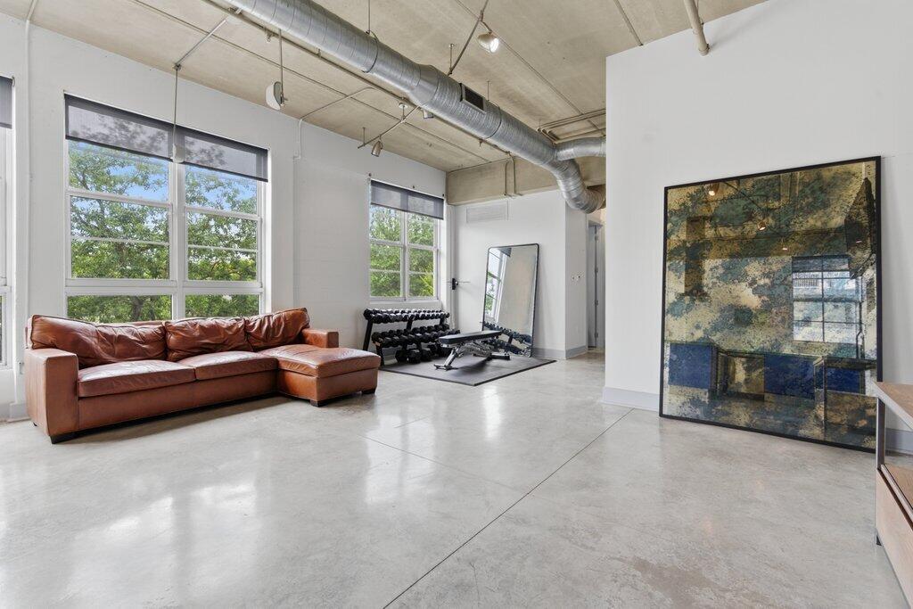 425 N Andrews Avenue 202