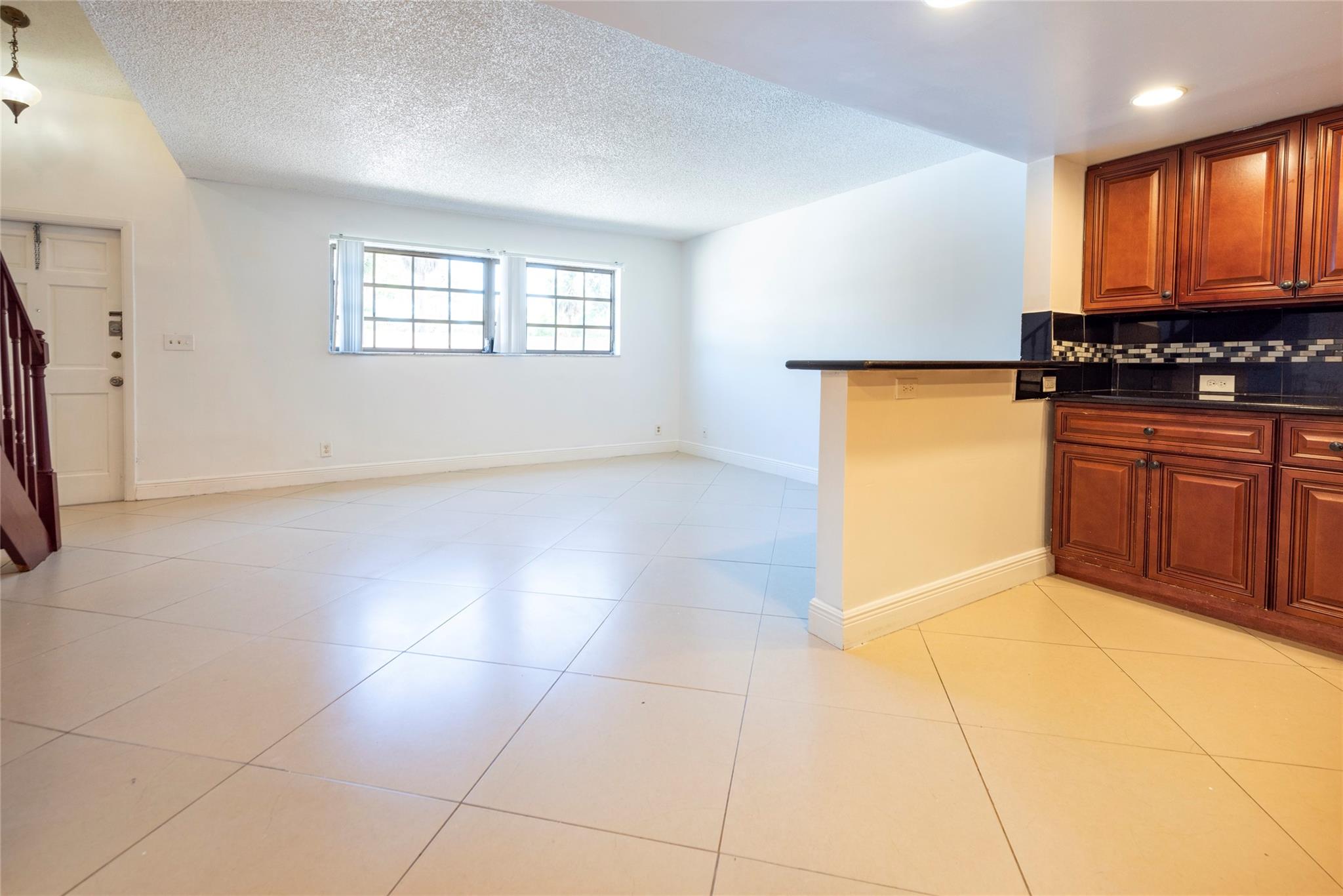 Center Court Condo Apts - Residential Lease