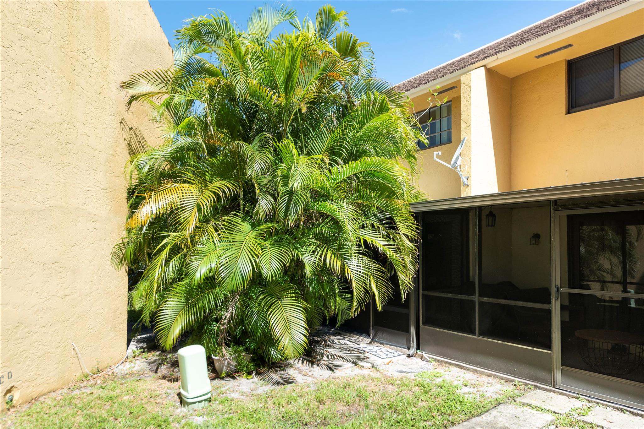 Center Court Condo Apts - Residential Lease