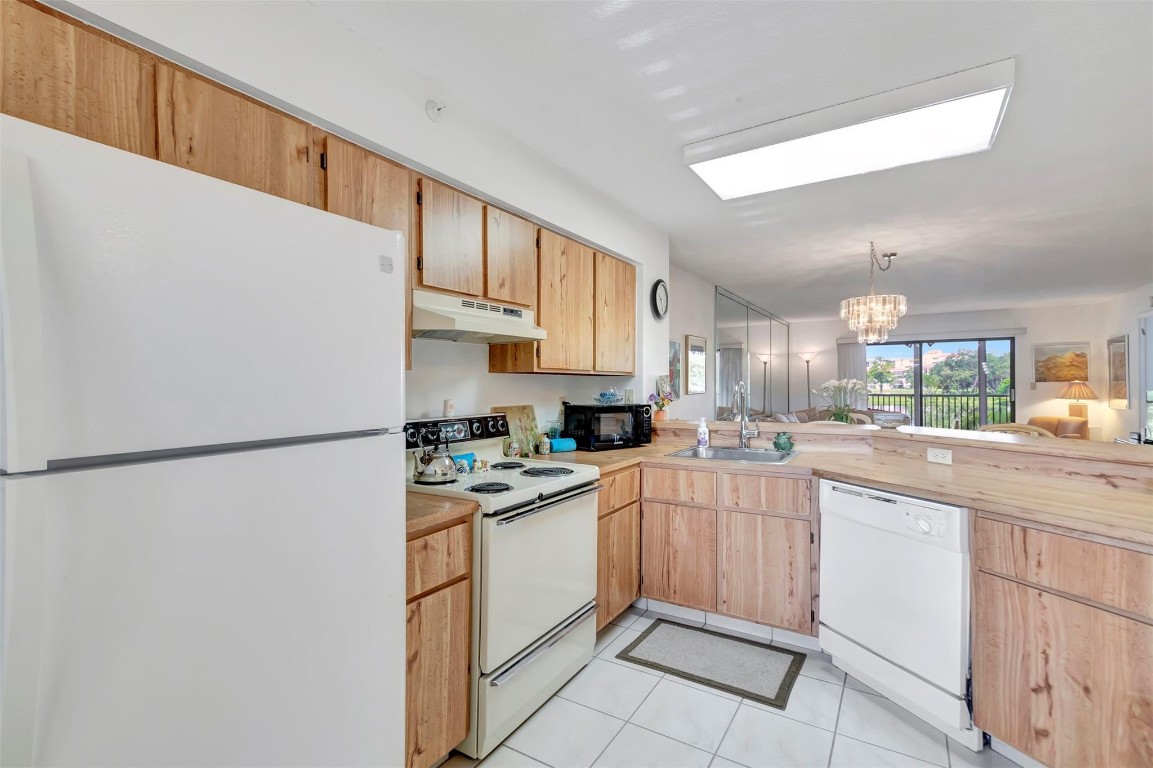 CYPRESS BEND CONDO III - Residential