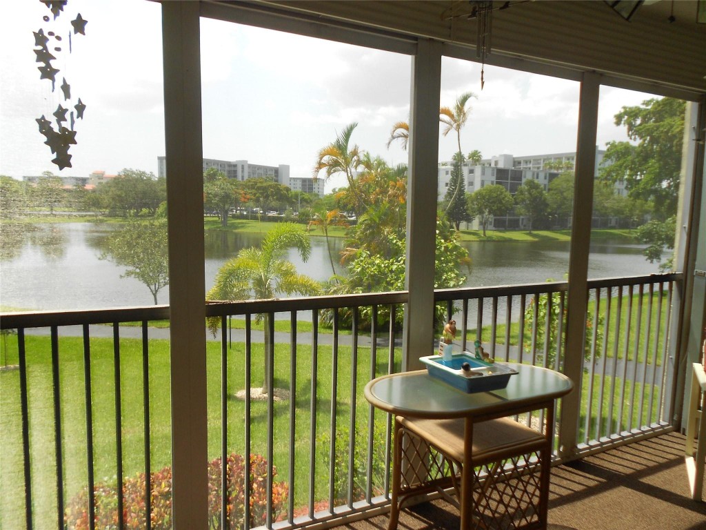 CYPRESS BEND CONDO III - Residential