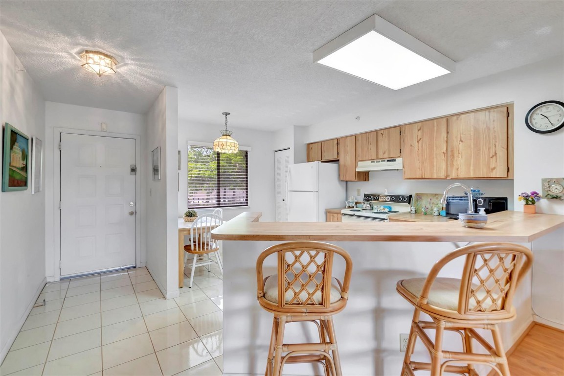 CYPRESS BEND CONDO III - Residential
