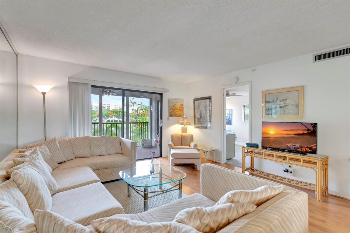 CYPRESS BEND CONDO III - Residential