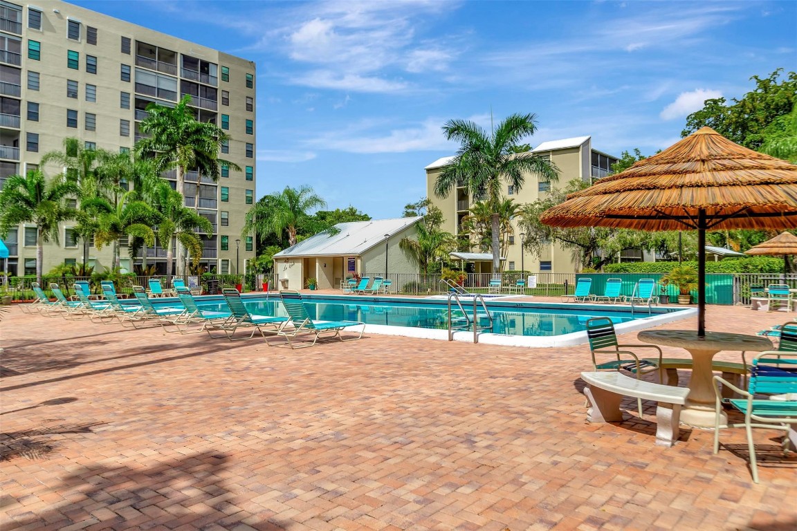 CYPRESS BEND CONDO III - Residential