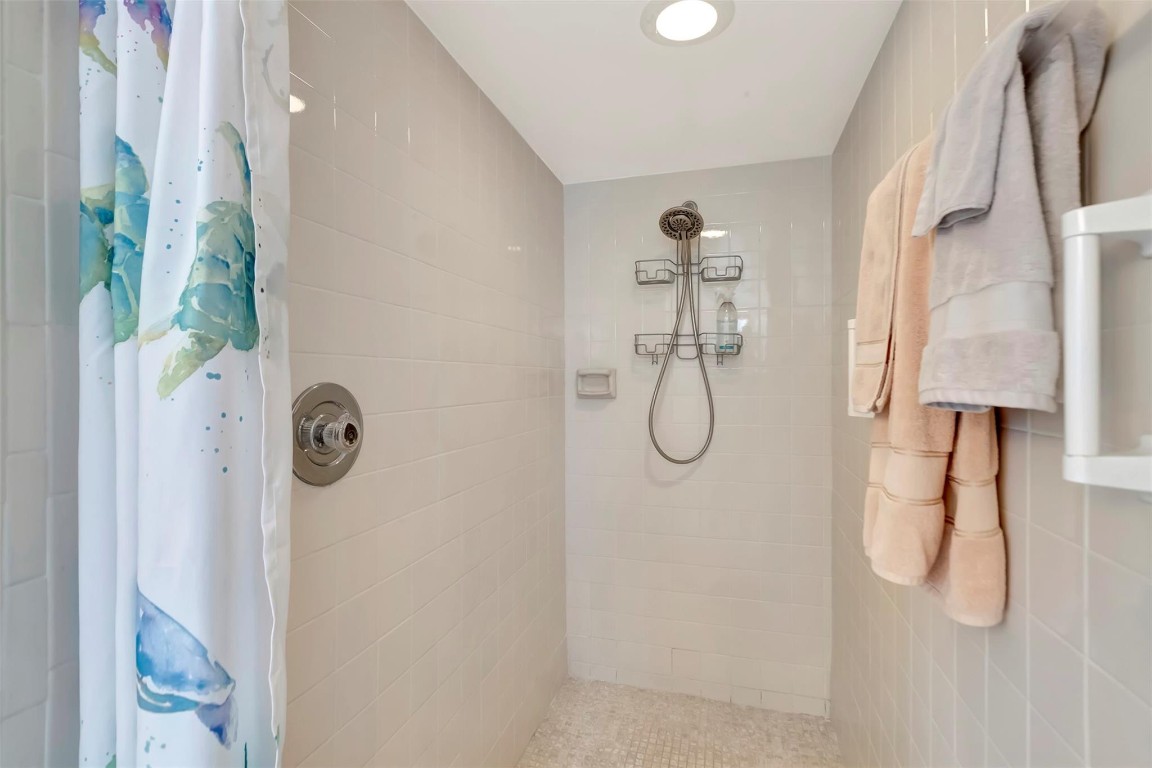 CYPRESS BEND CONDO III - Residential
