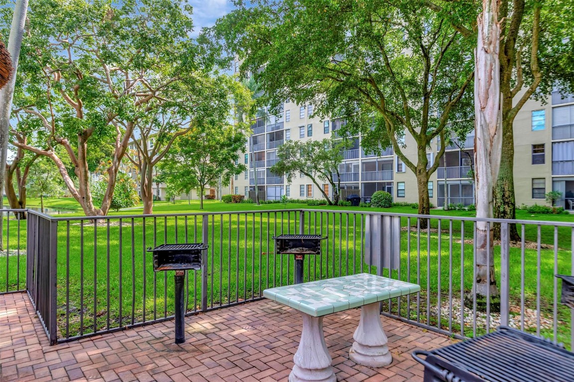 CYPRESS BEND CONDO III - Residential