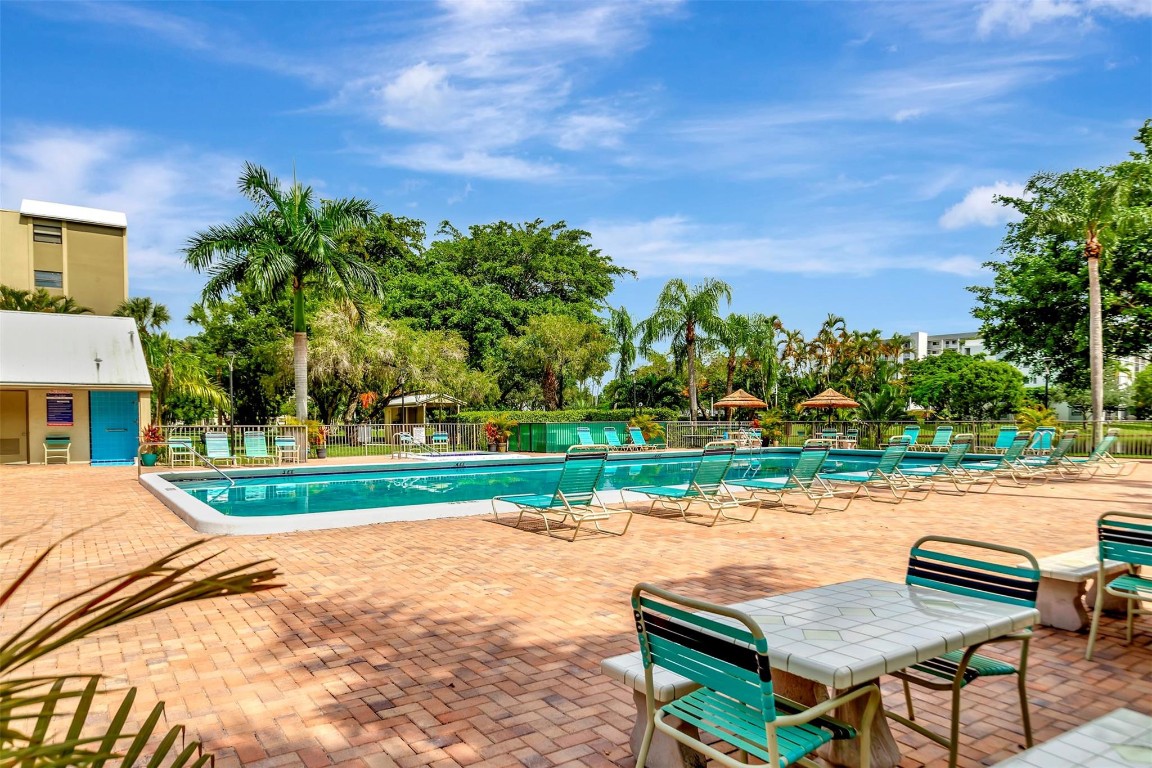 CYPRESS BEND CONDO III - Residential