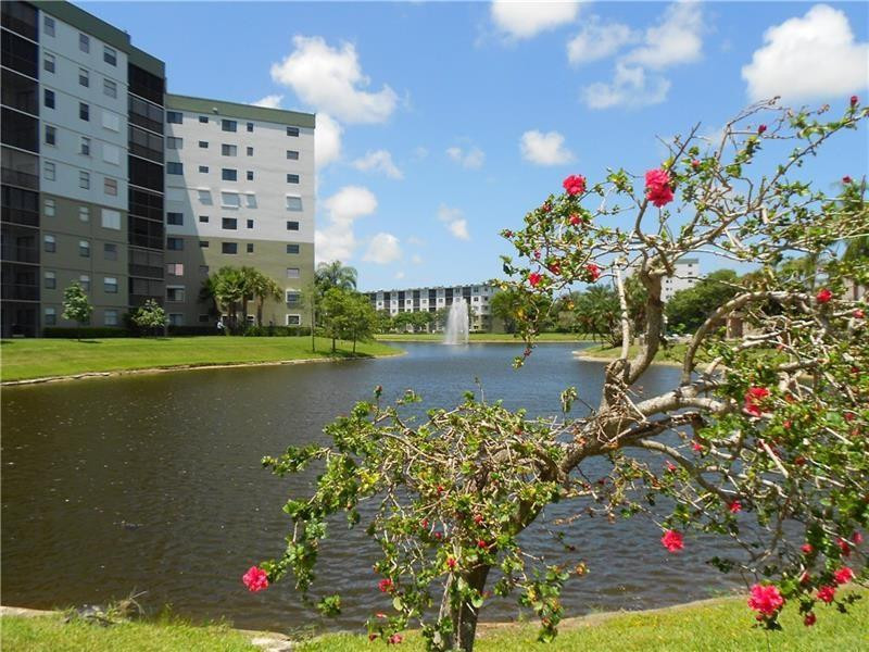 CYPRESS BEND CONDO III - Residential