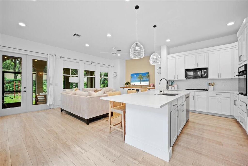 Photo of 866 Taft Court, Palm Beach Gardens, FL 33410 (MLS # R11102959)