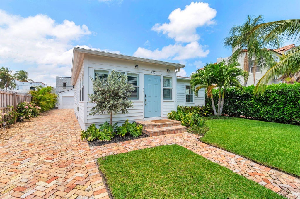 Photo of 225 Greymon Drive, West Palm Beach, FL 33405 (MLS # R10990731)