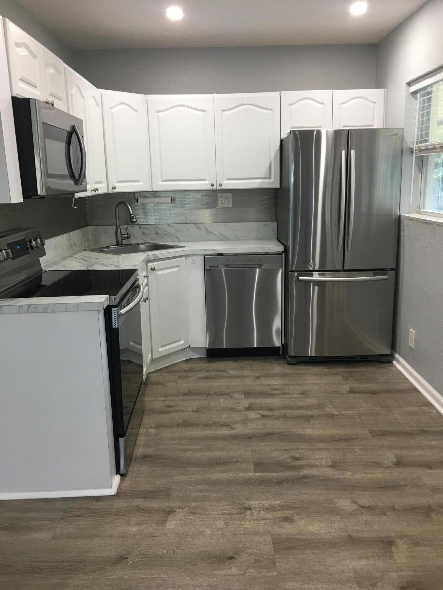 WILTON COMMONS CONDOMINIUM - Residential Lease