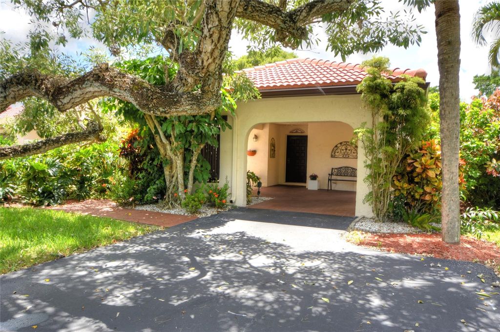 Photo of 8044 Eastlake Drive #9-A, Boca Raton, FL 33433 (MLS # F10520495)