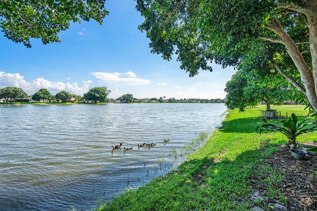 LAKES OF SHERBROOKE PH 3 - Residential