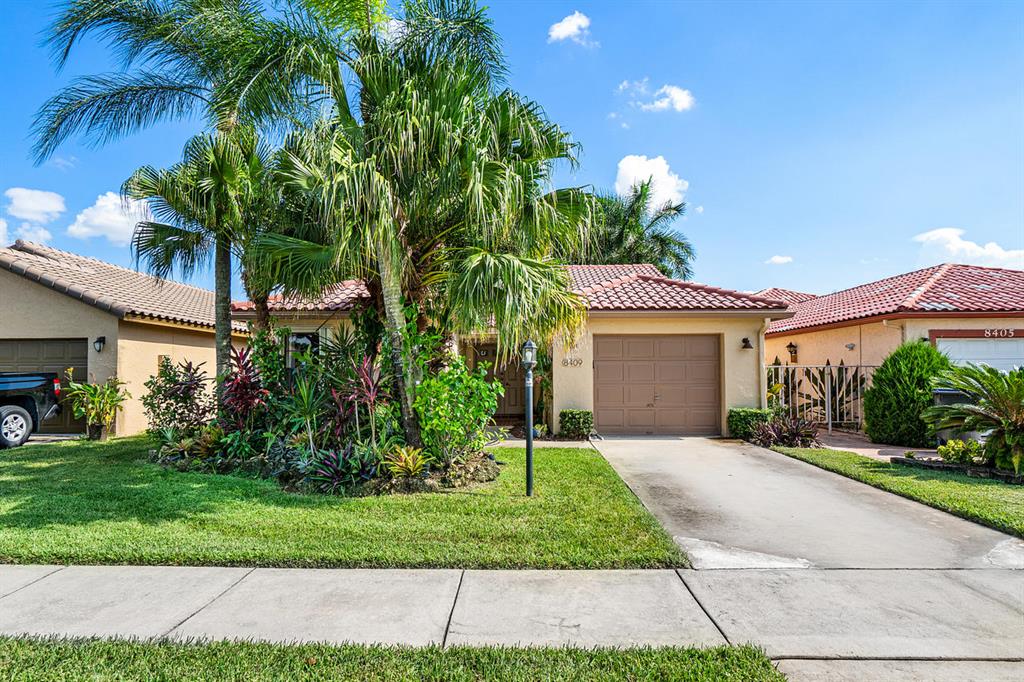 LAKES OF SHERBROOKE PH 3 - Residential