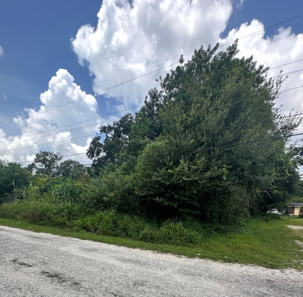 Photo of 1809 N 48th N Street, Fort Pierce, FL 34947 (MLS # R10907285)