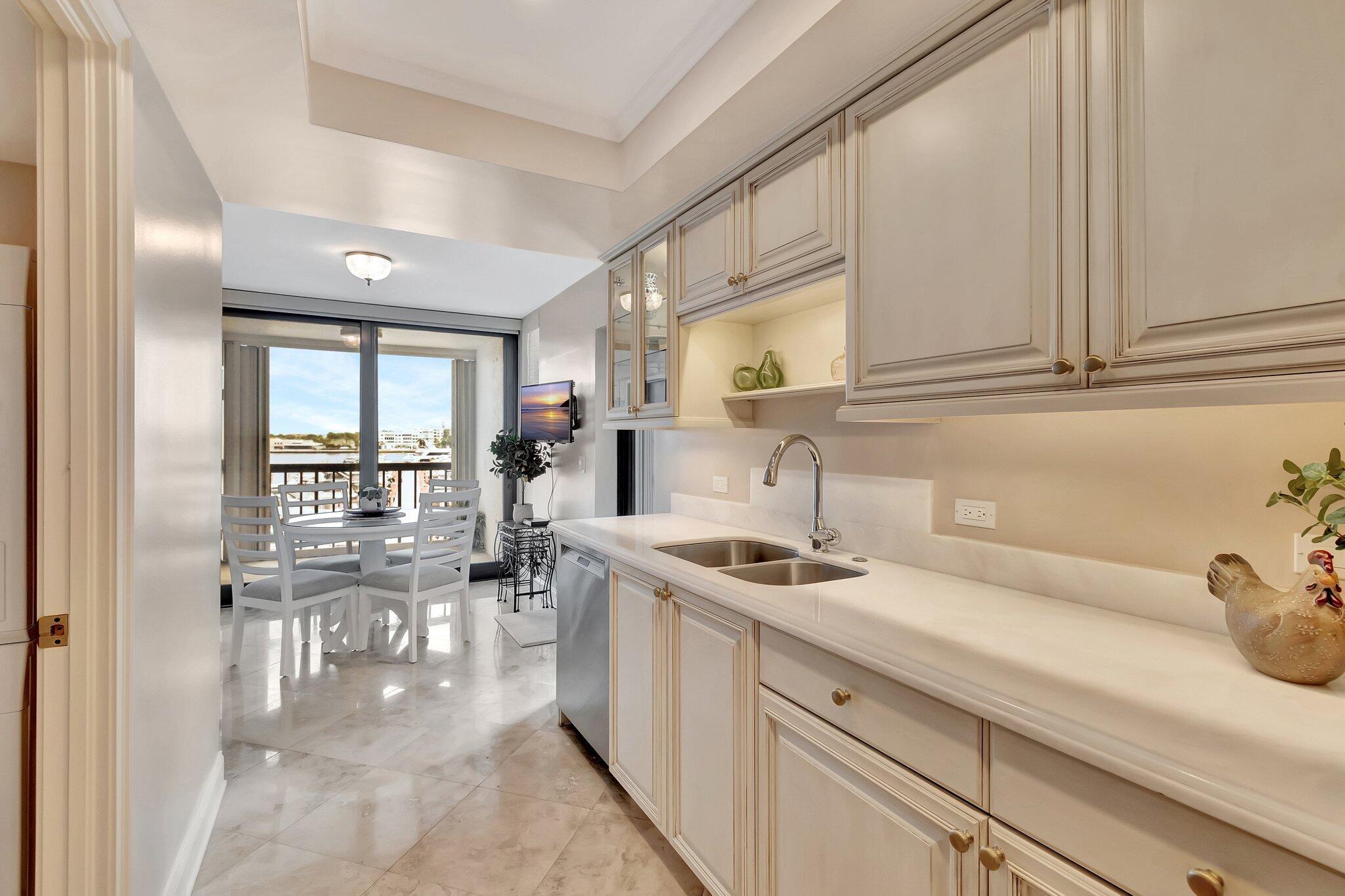 WATERVIEW TOWERS CONDO - Residential