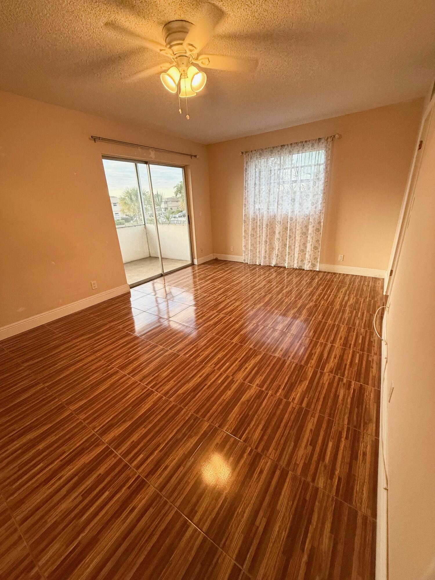 KINGS POINT - Residential