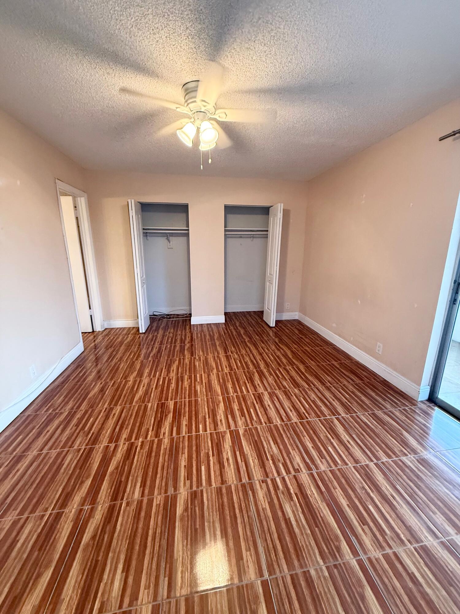 KINGS POINT - Residential