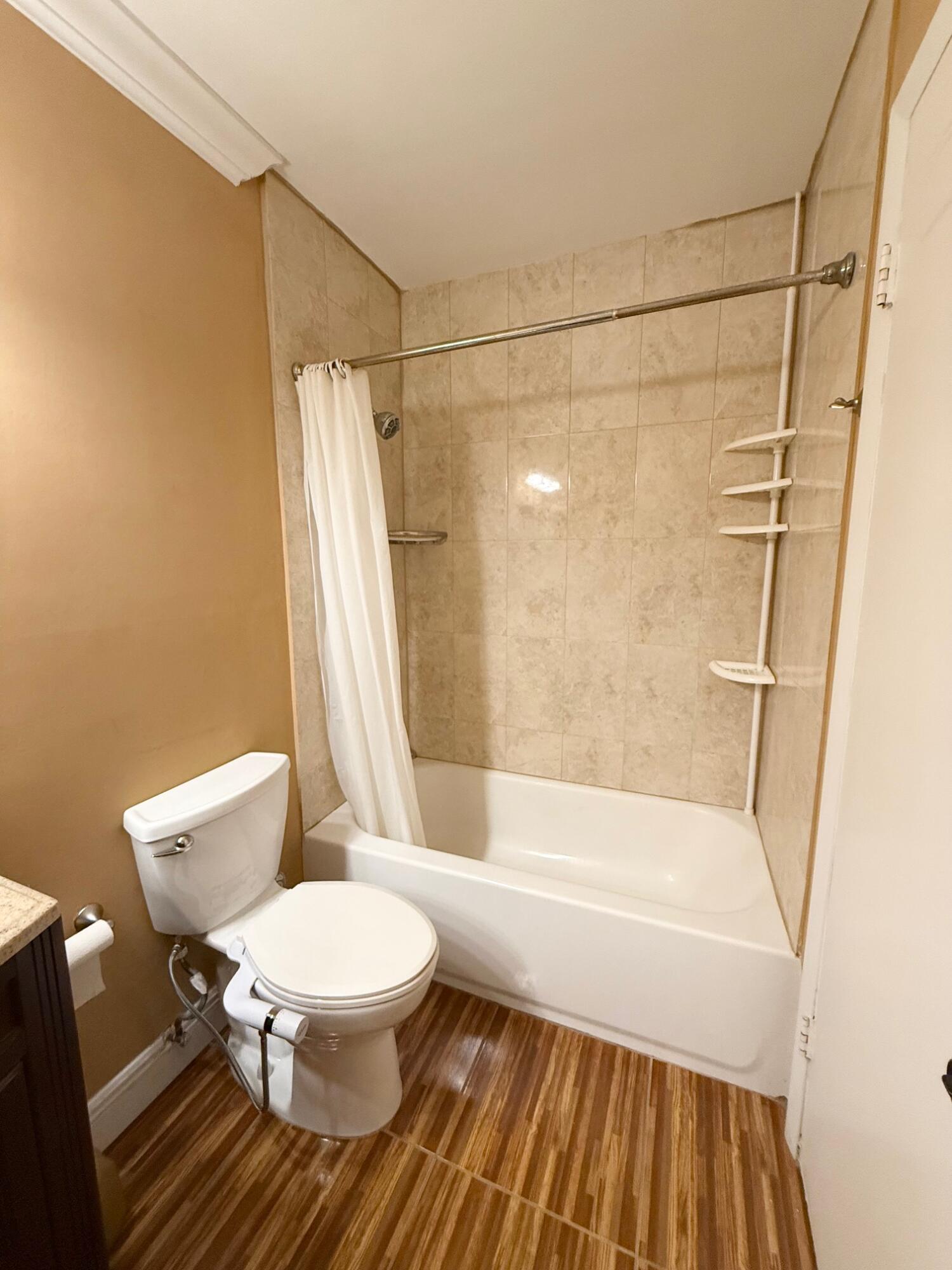 KINGS POINT - Residential