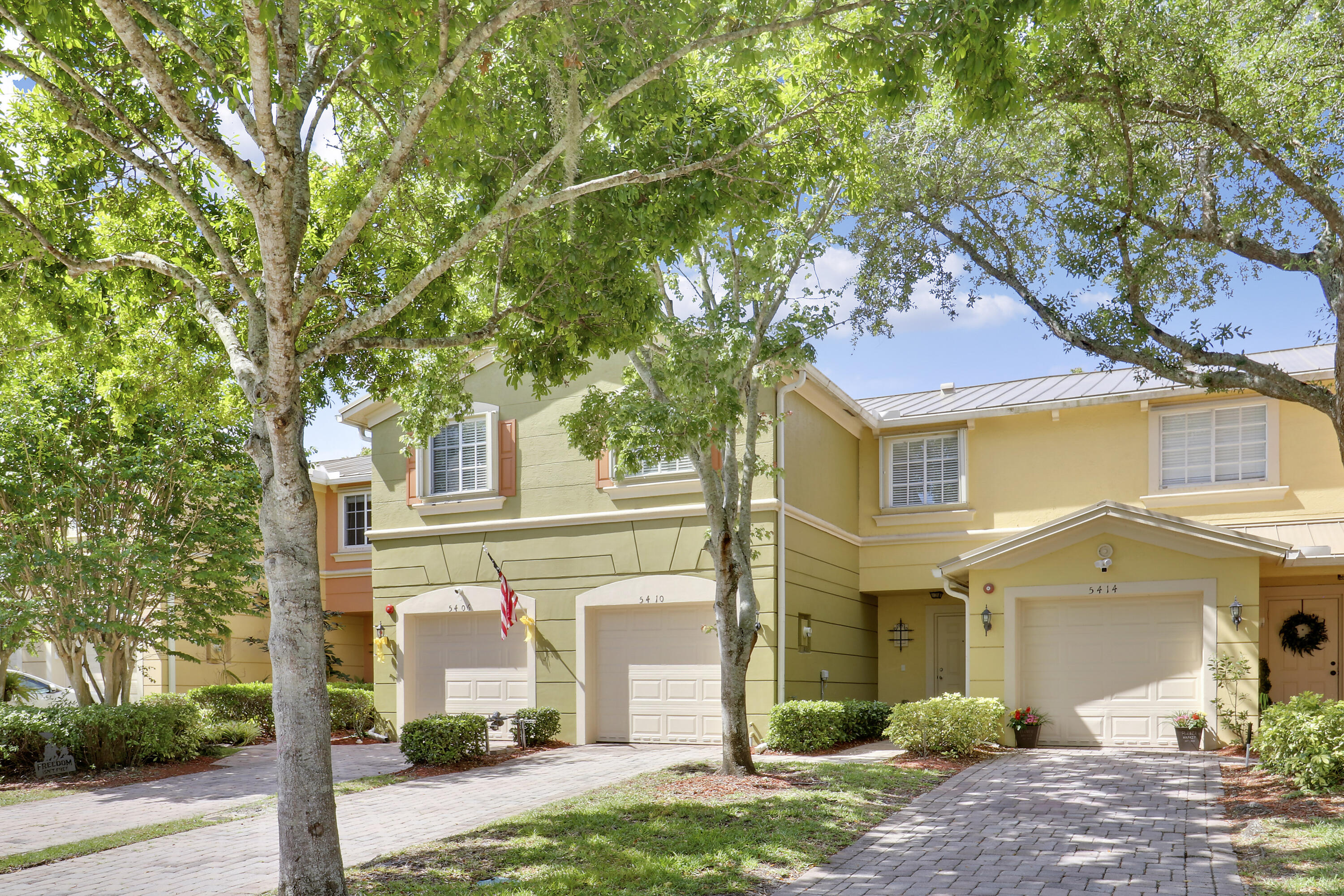 MARTINS CROSSING - Residential