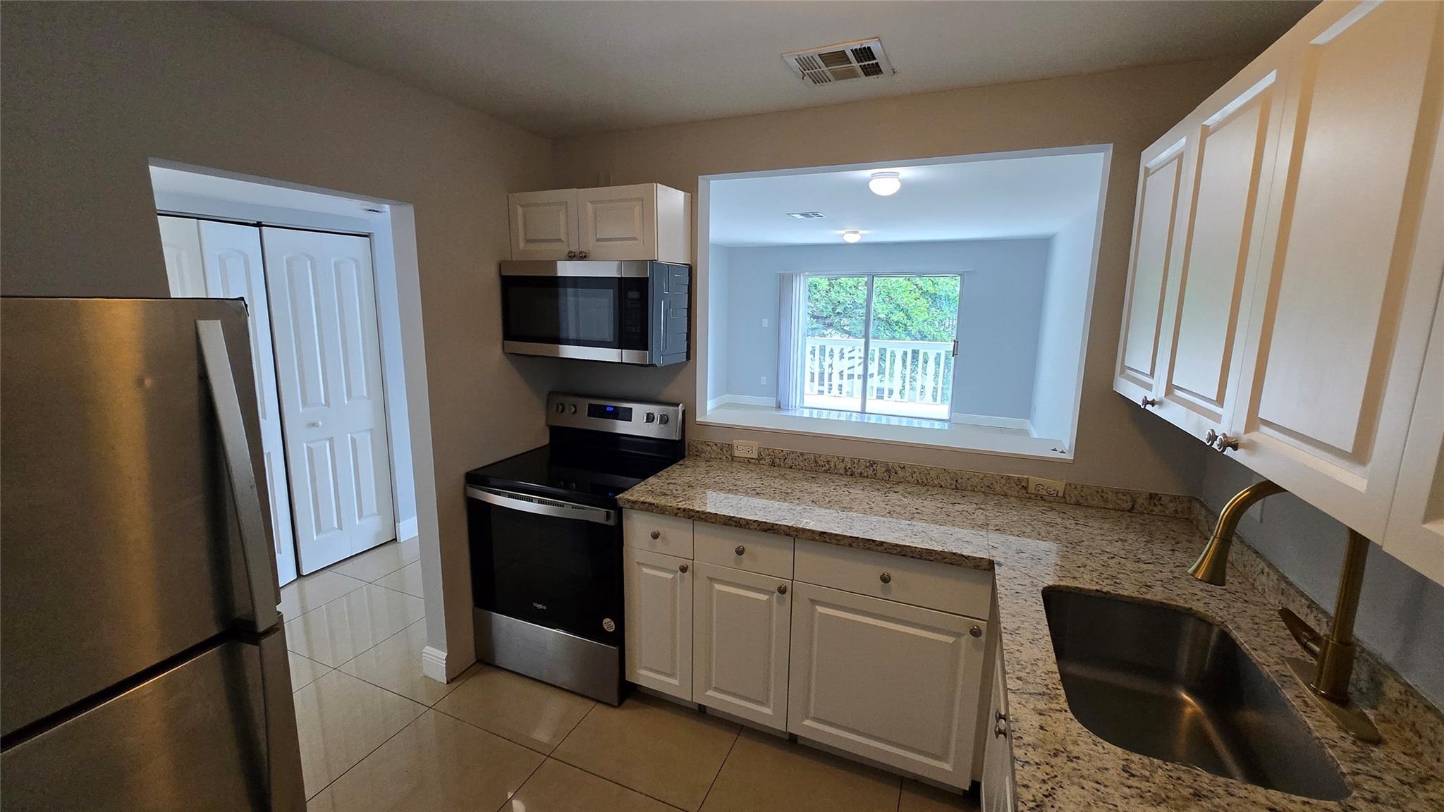 MOVE-IN with ONLY 2 MONTHS !!! 1 bedroom and 1.5 bathrooms unit, tile flooring throughout the unit, walk-in closet, open balcony! Very bright and spacious. Gated community, elevator, pool and laundry facilities!! It's located in a very convenient area, close to Schools, Restaurants, Shops, and transportation. This unit will not last! The condo association requires a refundable $600 common area deposit, paid by the tenant. Important: The landlord mandates payment for the first month's rent, last month's rent, and a security deposit (totaling 3 months' rent). If you are unable to pay the full amount upfront, you can pay the first month's rent and security deposit upon moving in. The last month's rent can be divided into 6 installments, payable with subsequent rent payments.