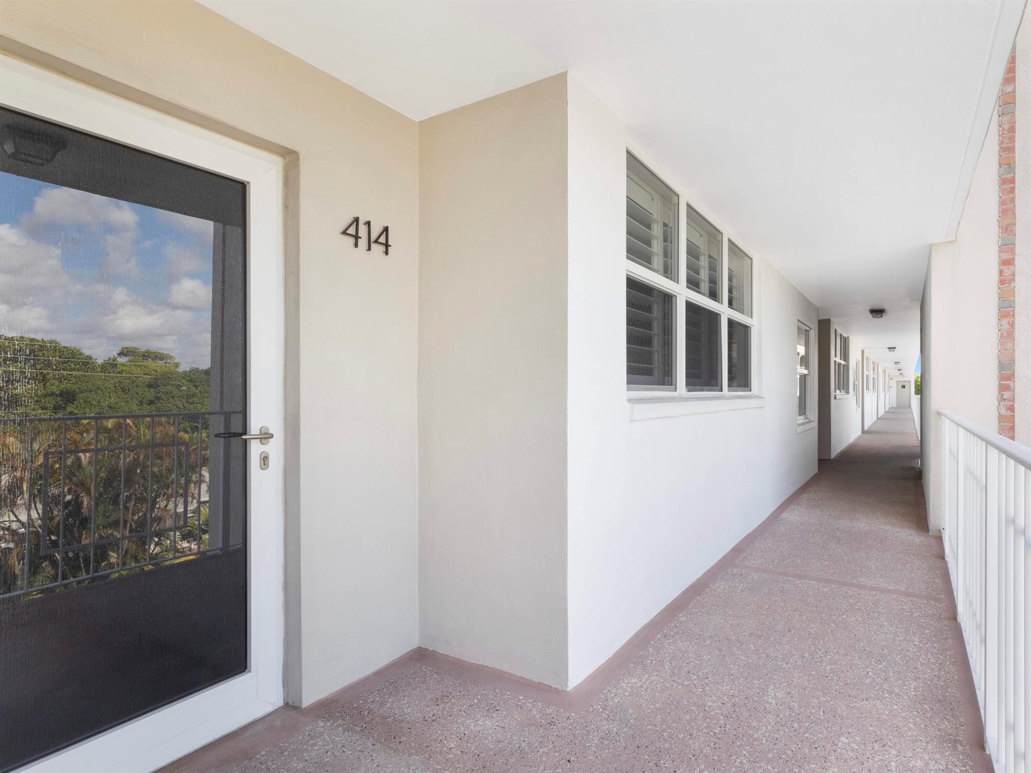 2649 Florida Boulevard 414