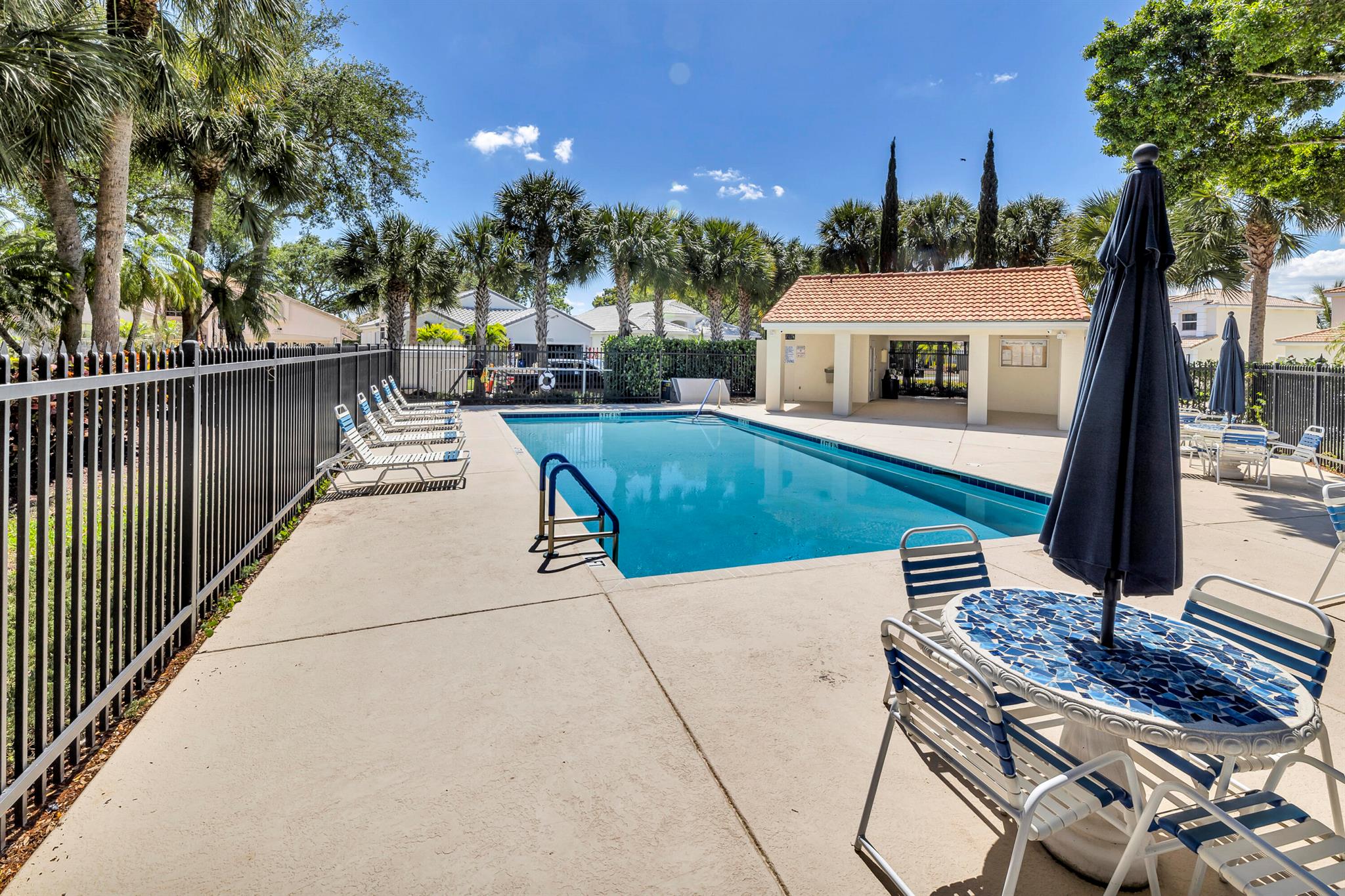 HOLIDAY SPRINGS EAST - Residential