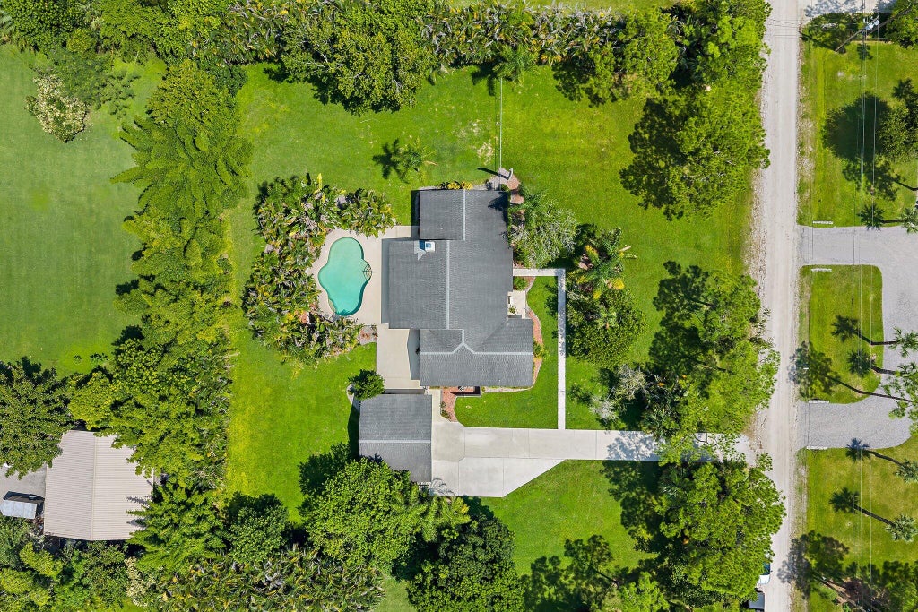 Photo of 15315 78TH Drive N, Palm Beach Gardens, FL 33418 (MLS # B26064813)