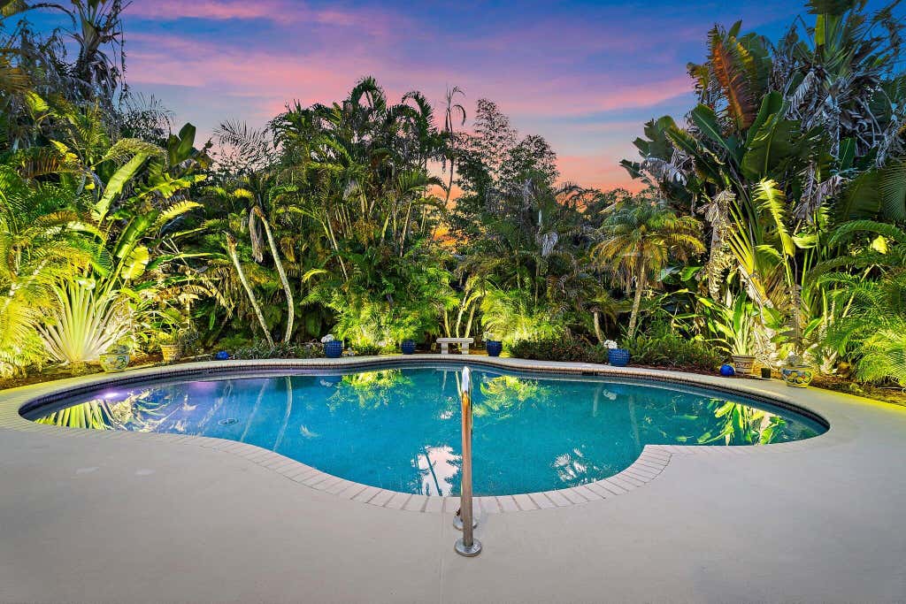 Photo of 15315 78TH Drive N, Palm Beach Gardens, FL 33418 (MLS # B26064813)