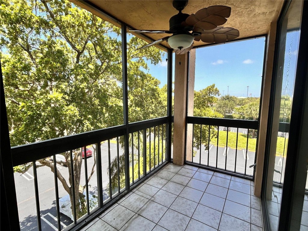 Photo of 500 Egret Circle #8401, Delray Beach, FL 33444 (MLS # F10516275)