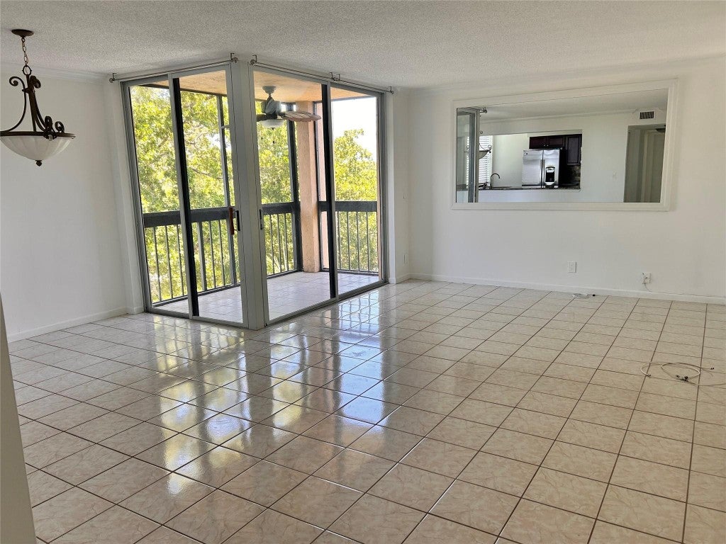 Photo of 500 Egret Circle #8401, Delray Beach, FL 33444 (MLS # F10516275)