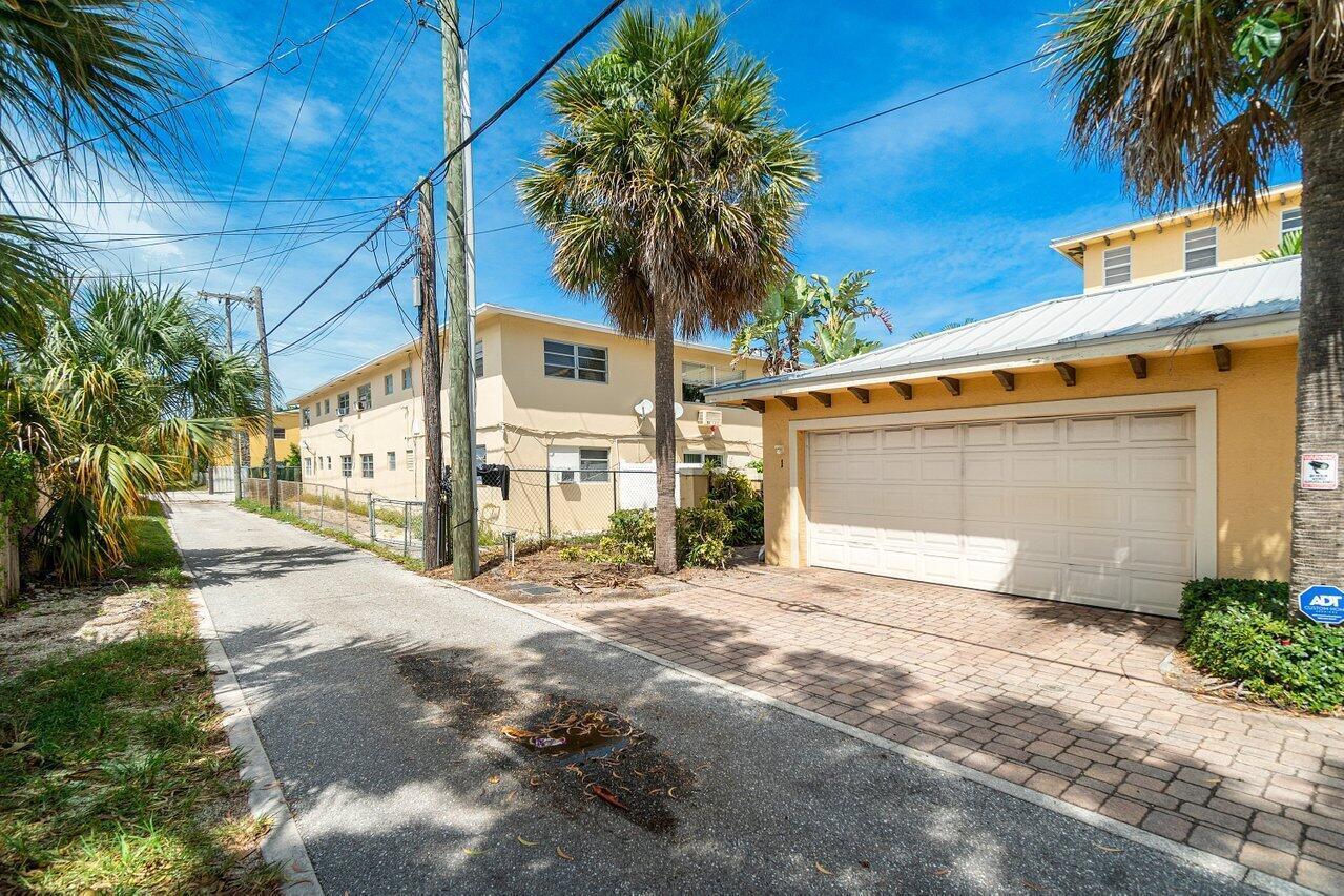 LAKE WORTH TOWN OF ADD 1 - Residential Lease