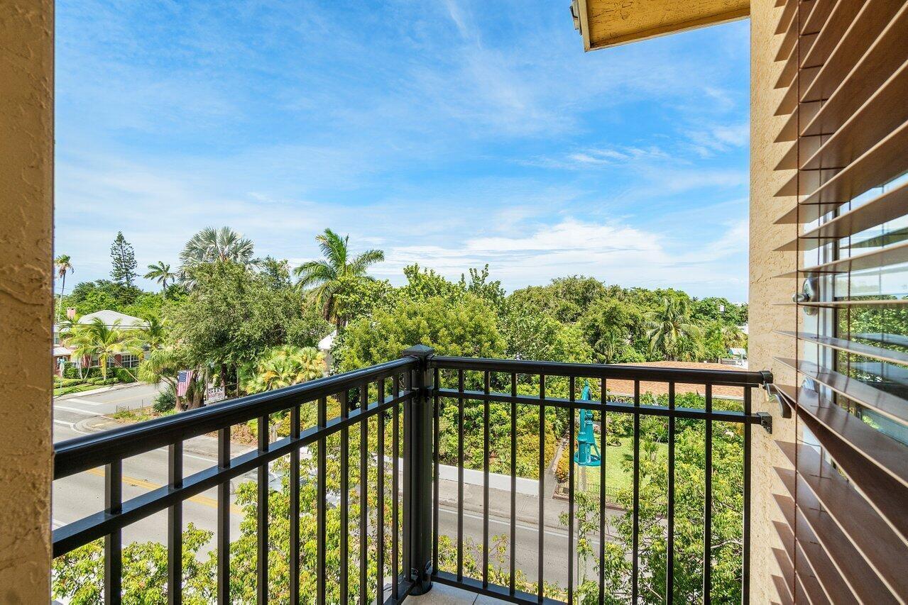 LAKE WORTH TOWN OF ADD 1 - Residential Lease