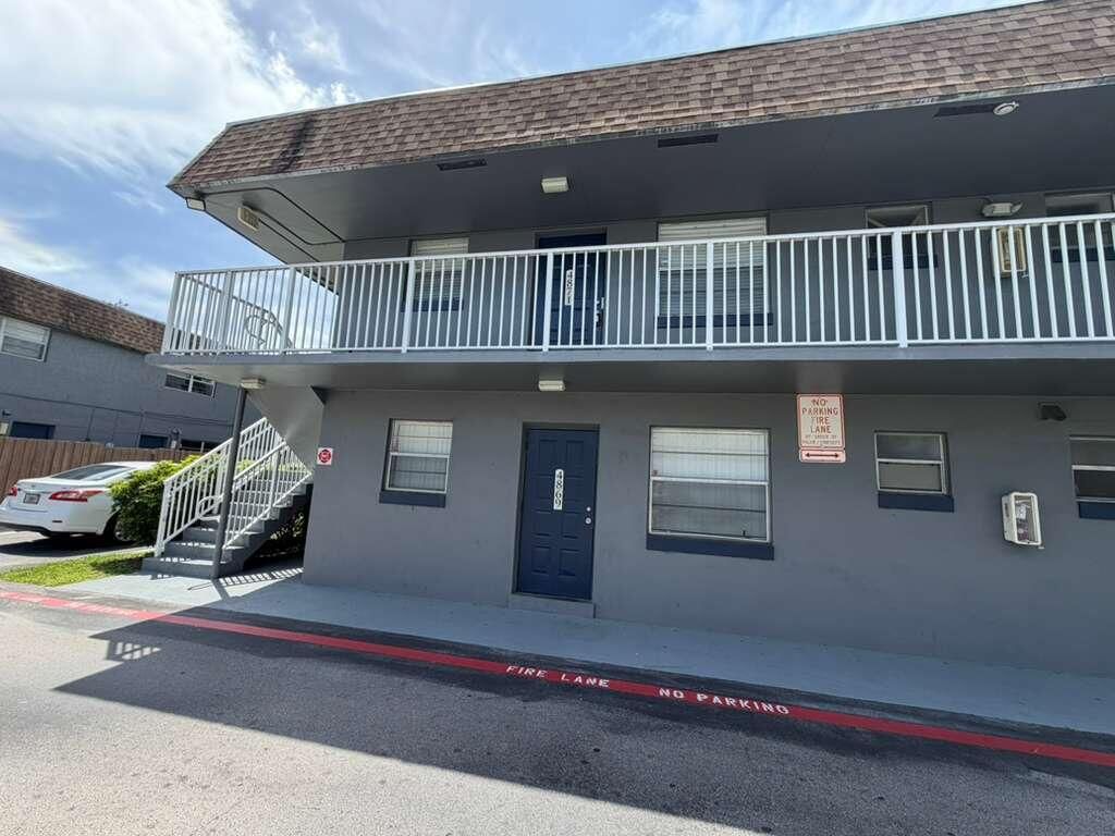 Photo of 4869 NW 9th Drive #4869, Plantation, FL 33317 (MLS # B26015581)