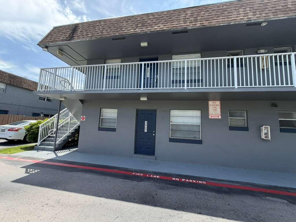 TOWNHOUSES OF PLANTATION - Residential