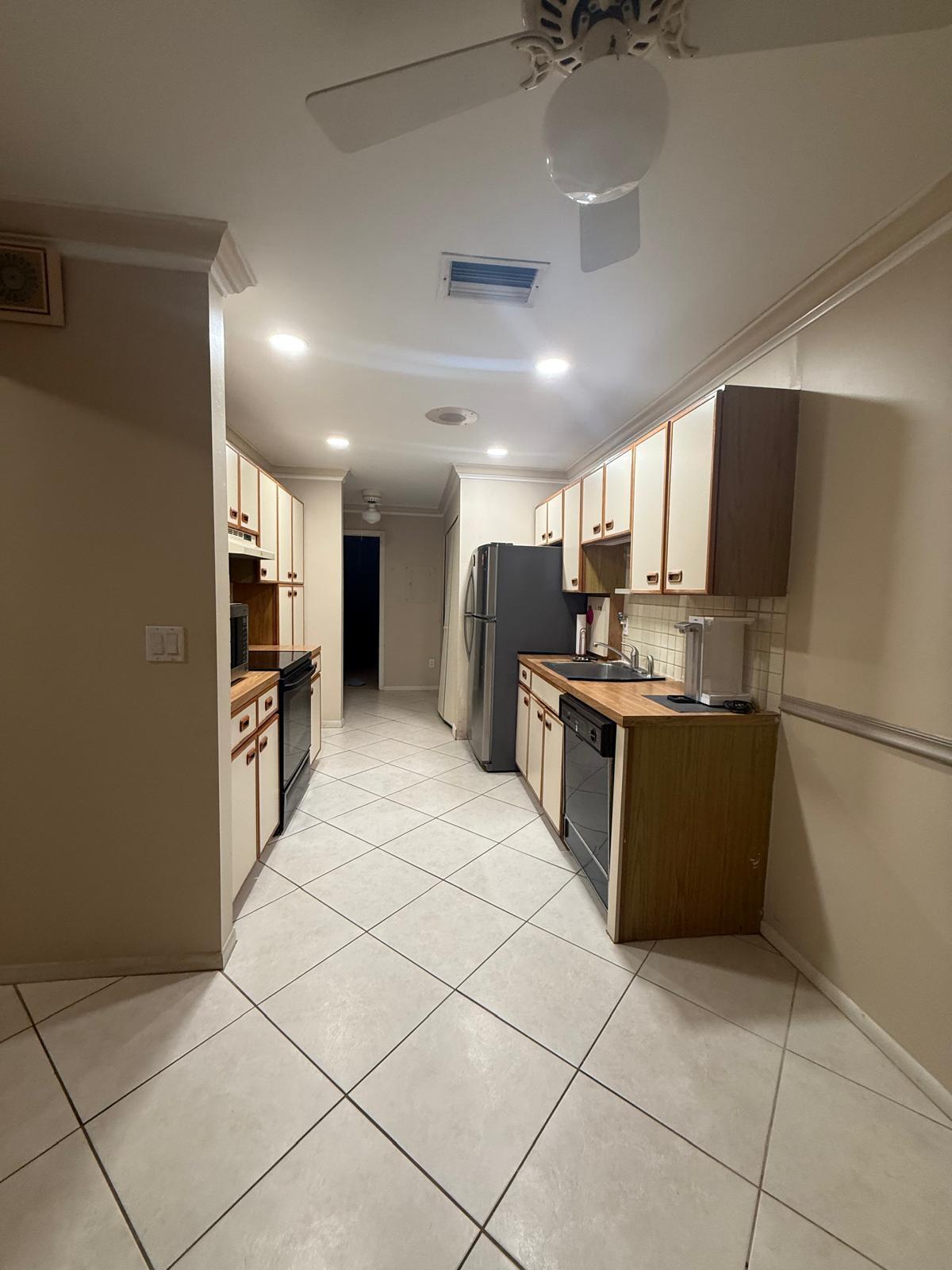 2808 S Carambola Cir Circle S 1980