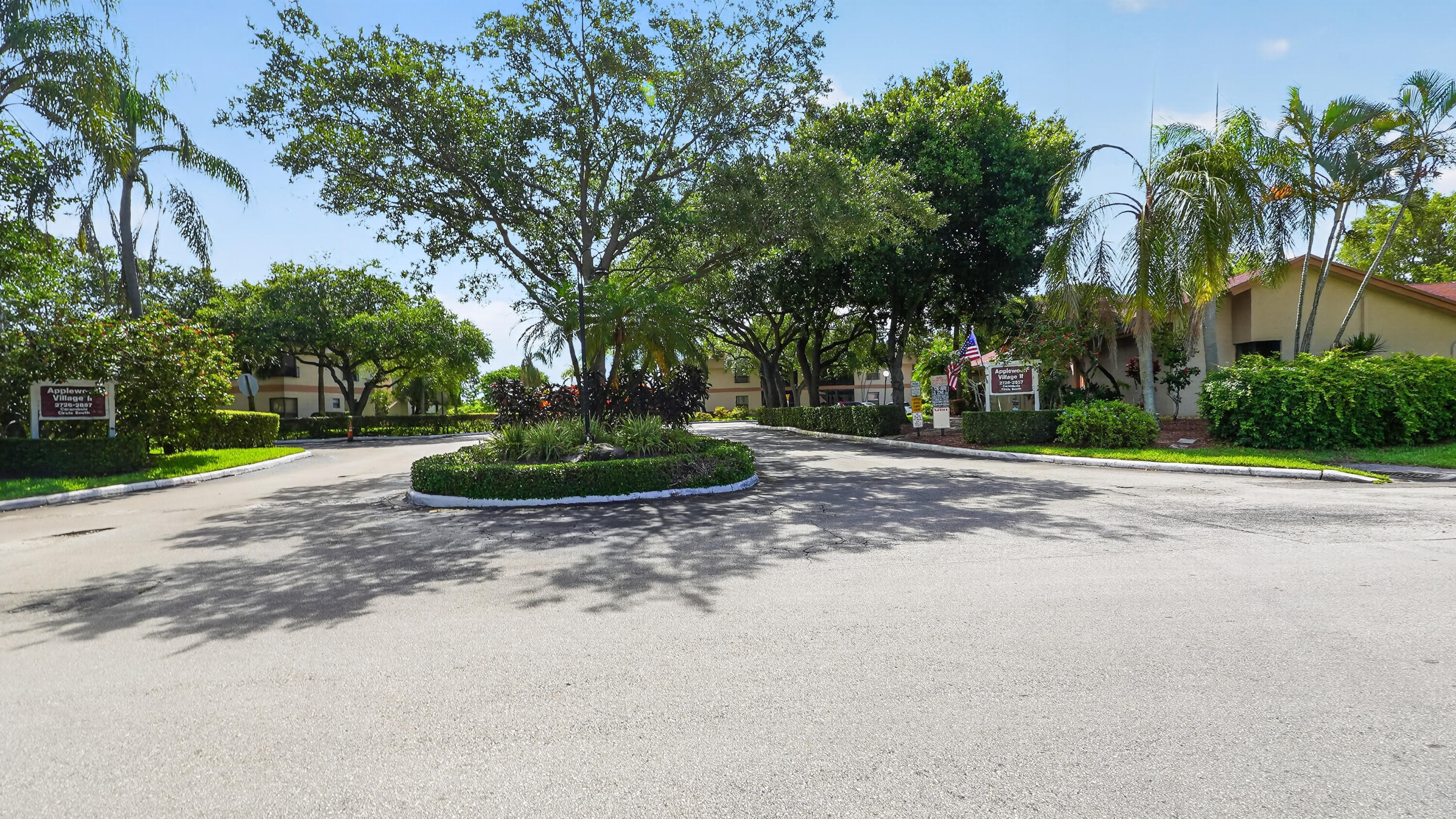 2808 S Carambola Cir Circle S 1980