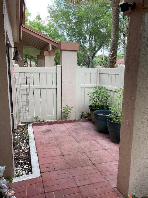 APPLEWOOD VILLAGE II-B CONDO - Residential