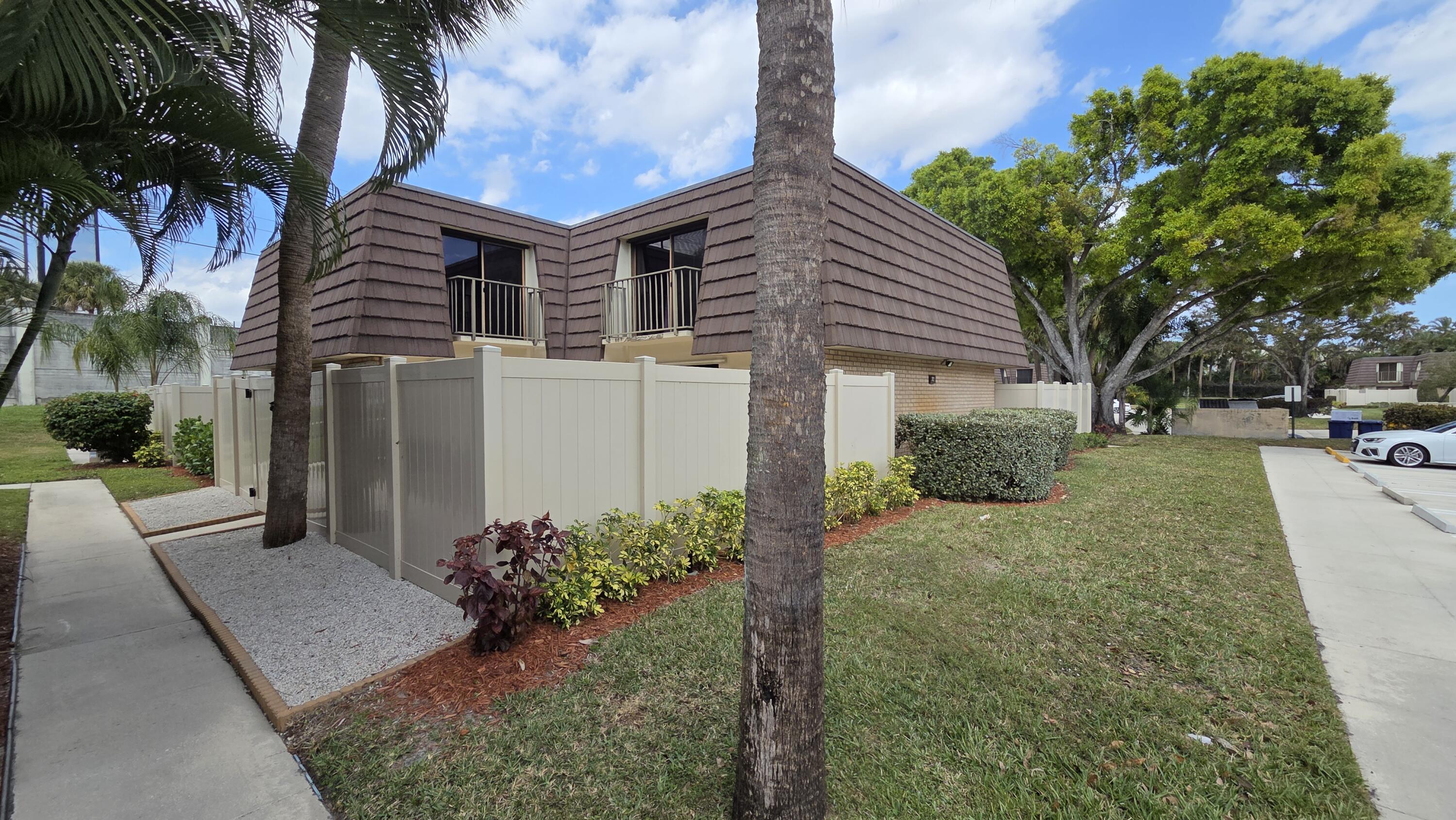 HERITAGE VILLAGE OF P B LAKES - Residential Lease